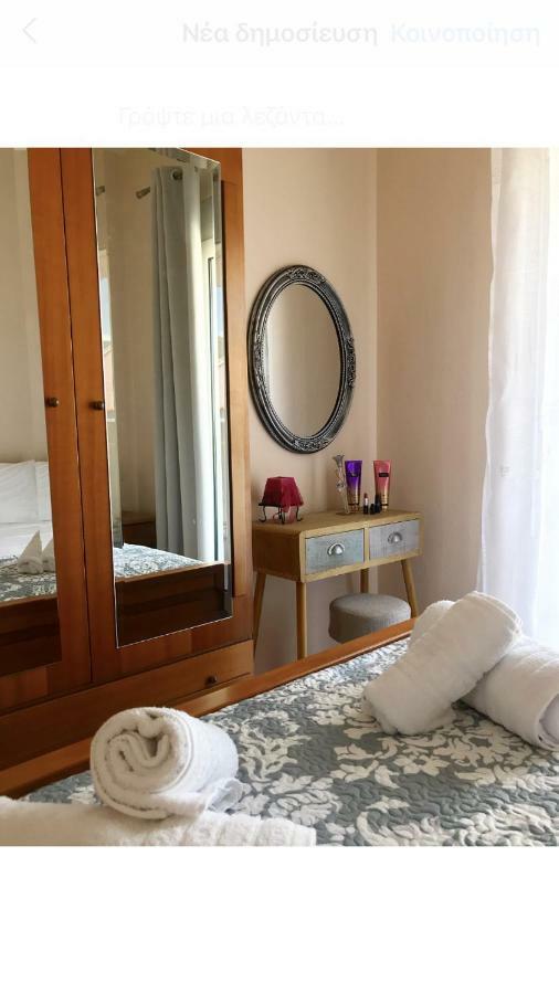 Elegant Apartment Near The Beach Néa Péramos Exteriör bild